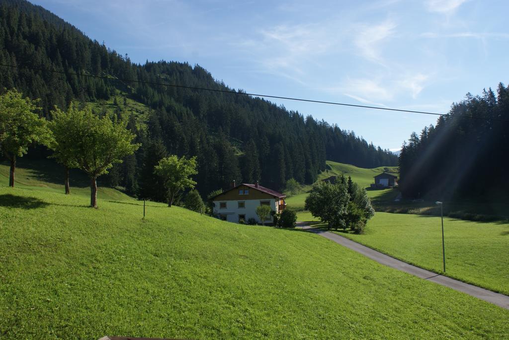 Haus Bergfrieden Hotel Bach  Exterior photo