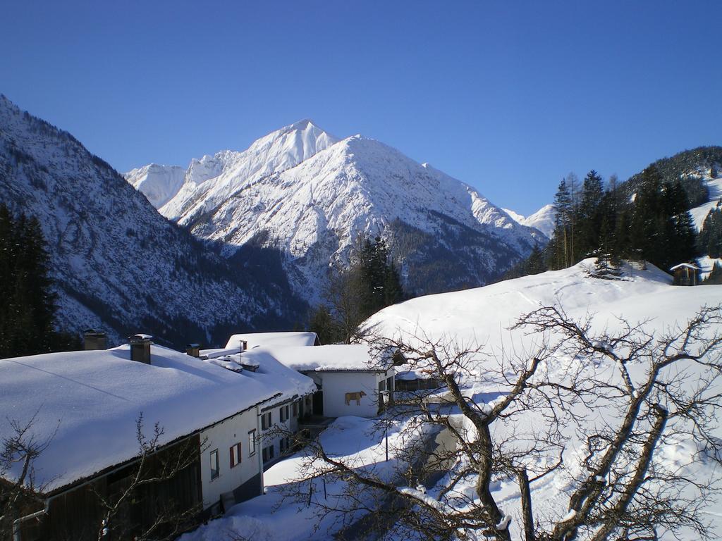 Haus Bergfrieden Hotel Bach  Exterior photo